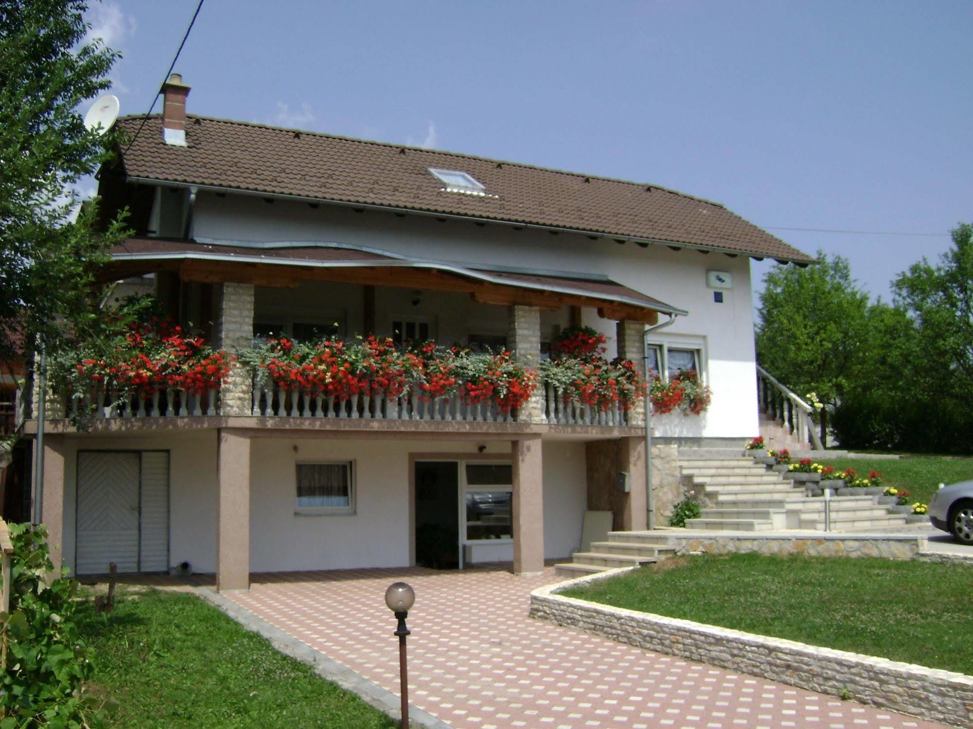 Guesthouse Sara Grabovac  Εξωτερικό φωτογραφία